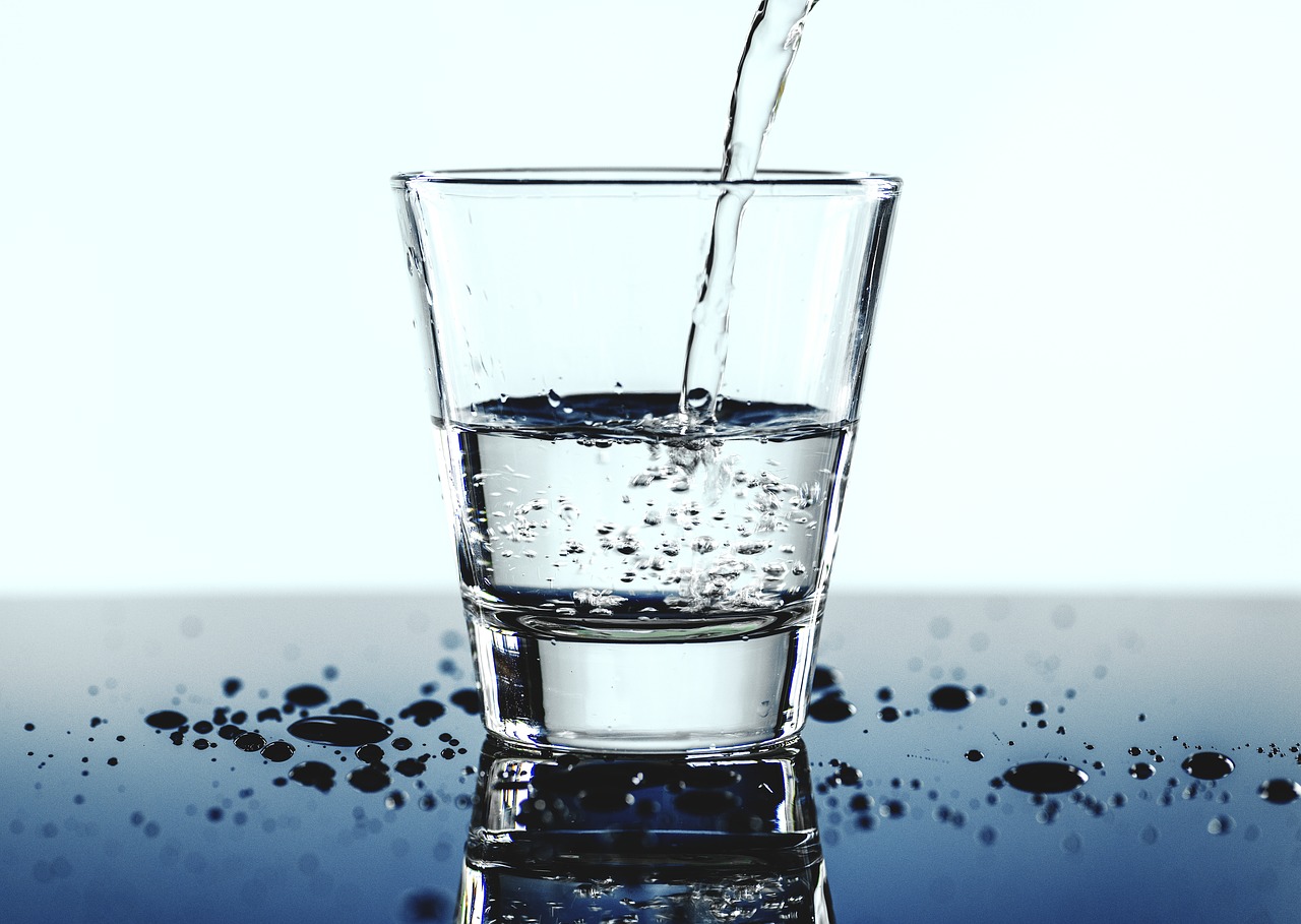 Jakie właściwości ma woda alkaliczna?