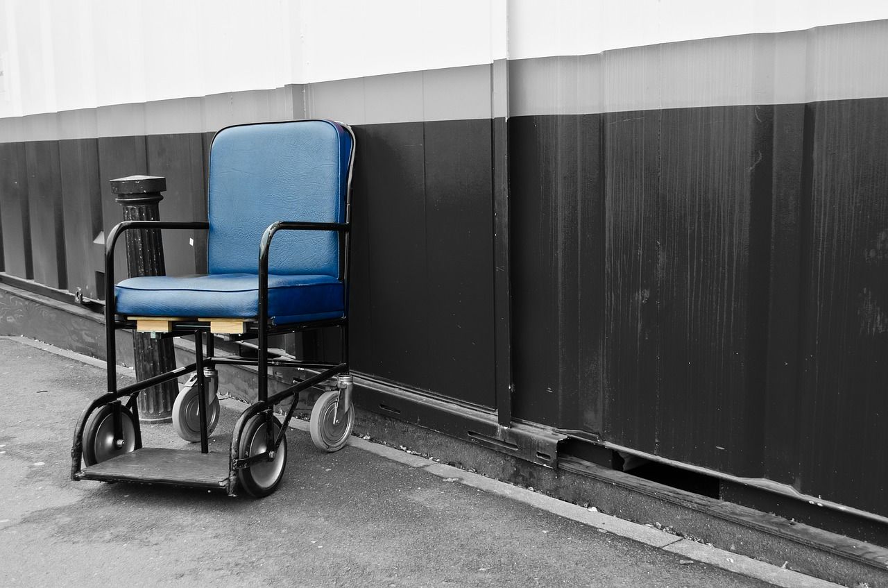 Bariery dla osób niepełnosprawnych – jak się ich pozbyć?