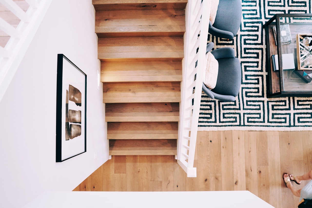 O jakich kwestiach należy wiedzieć przy zakupie schodów do domu?