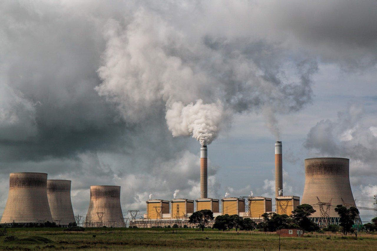 Jak można ograniczyć emisję zanieczyszczeń na zewnątrz z zakładów przemysłowych?